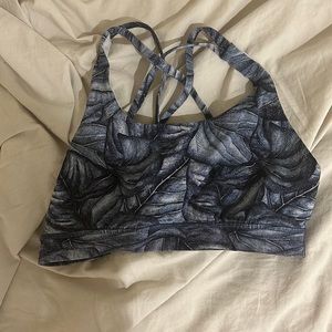 Lululemon size 6 sports bra